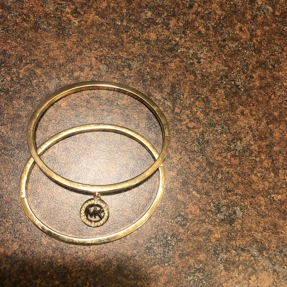 Barely Worn!!! Micheal Kors bracelets!! - Picture 4 of 7